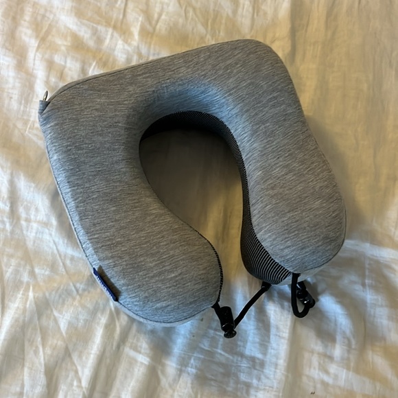 NAPFUN TRAVEL PILLOW - Picture 2 of 3